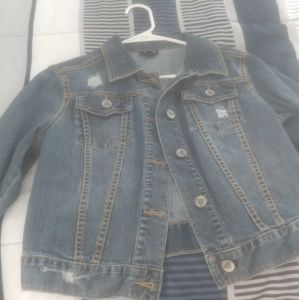 A short jean jacket
